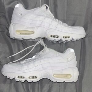 Nike White Air Max 95’s triple white 7y brandnew no box